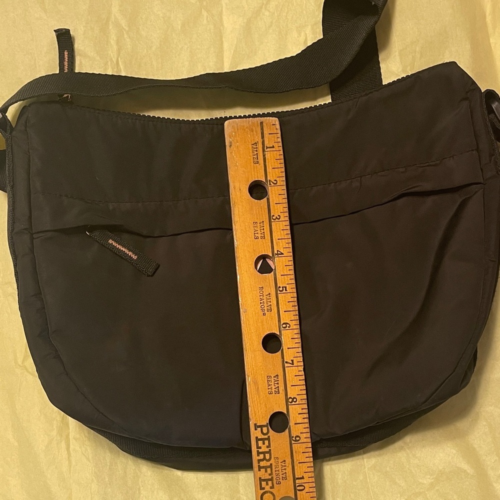 Reebok Black Crossbody Bag with Pink Logo - Picture 2 of 7